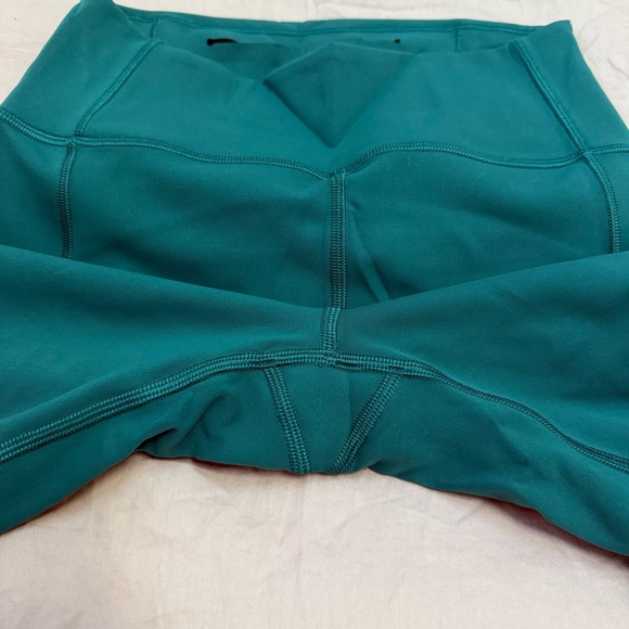 Lululemon in movement tight leggings Laguna 25” - Picture 7 of 7